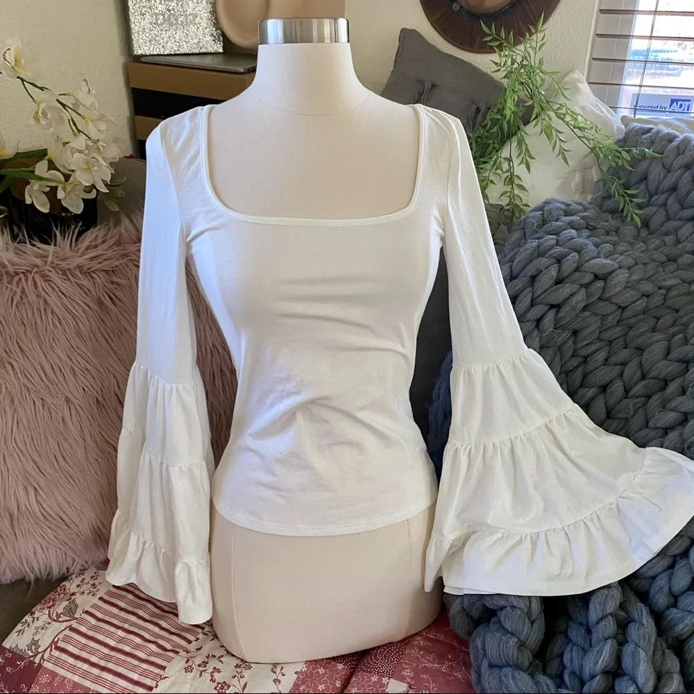 NEW Bell Sleeve Top - Picture 1 of 11